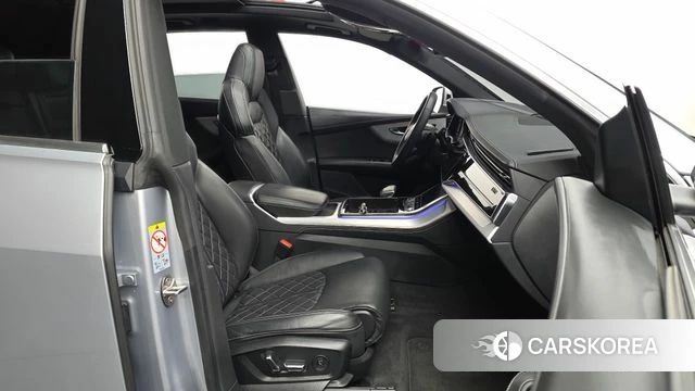 Audi Q8 (4M) 2021 Серебряный из Кореи, фото 2