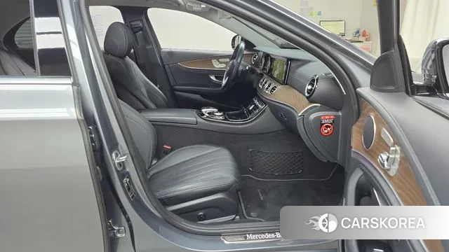 Mercedes-Benz E-Class W213 2019 Серый из Кореи, фото 2