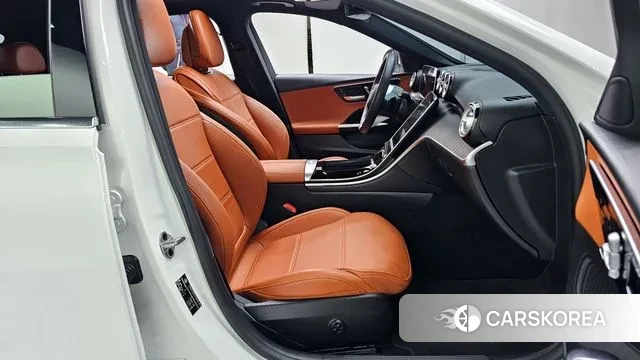 Mercedes-Benz C-Class W206 2022 Белый из Кореи, фото 2