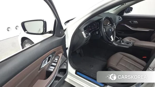 BMW 3 Series (G20) 2021 Белый из Кореи, фото 2