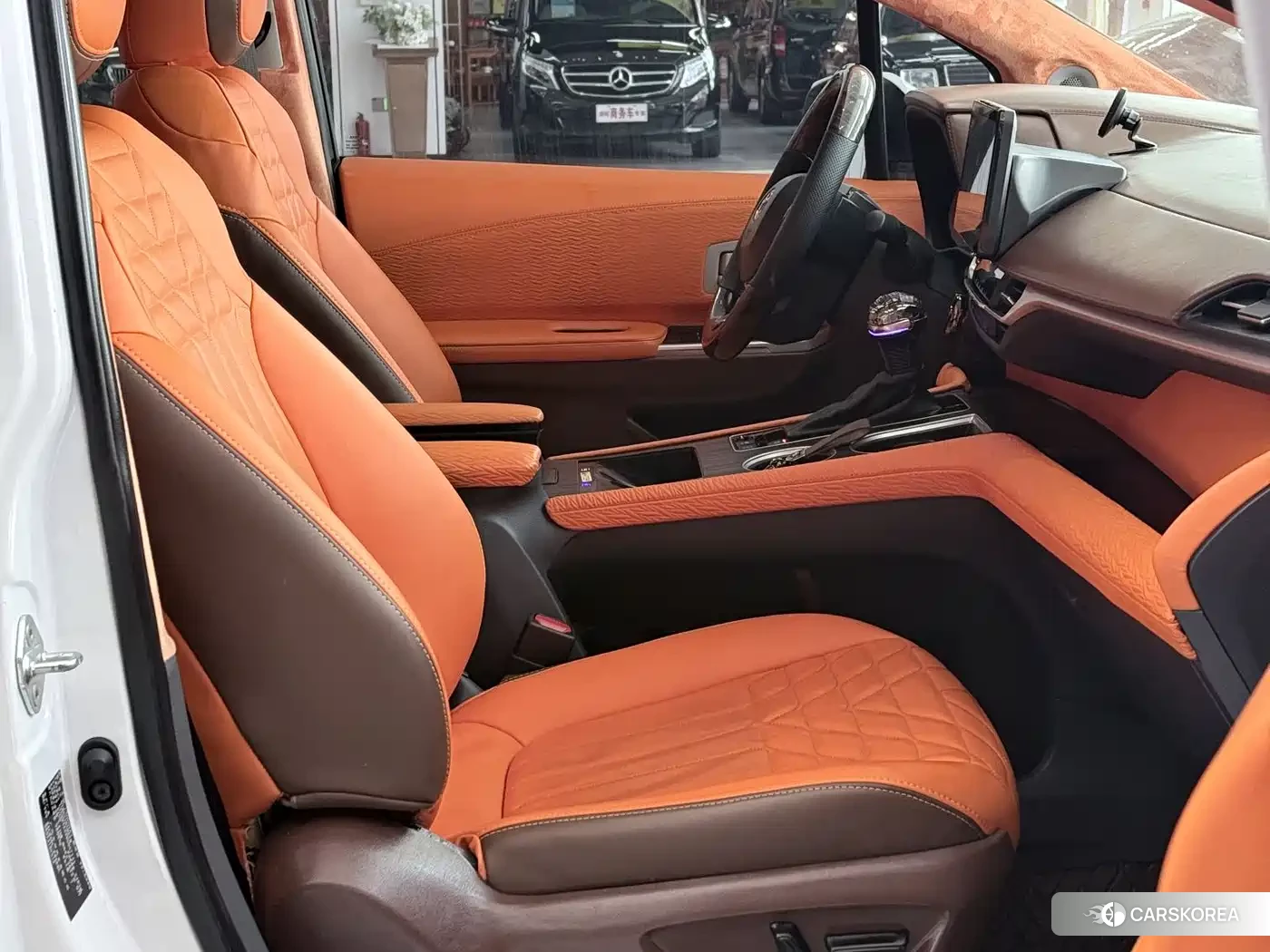 Toyota Sienna 2023 Белый из Китая, фото 2