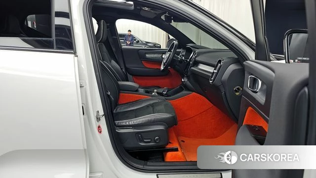 Volvo XC40 2021 Белый из Кореи, фото 2