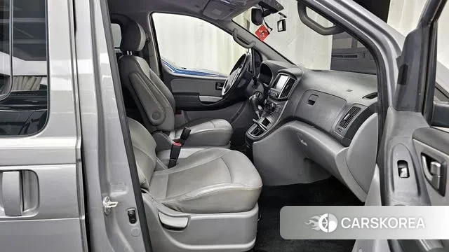 Hyundai The New Grand Starex 2018 Серебристо-серый из Кореи, фото 2