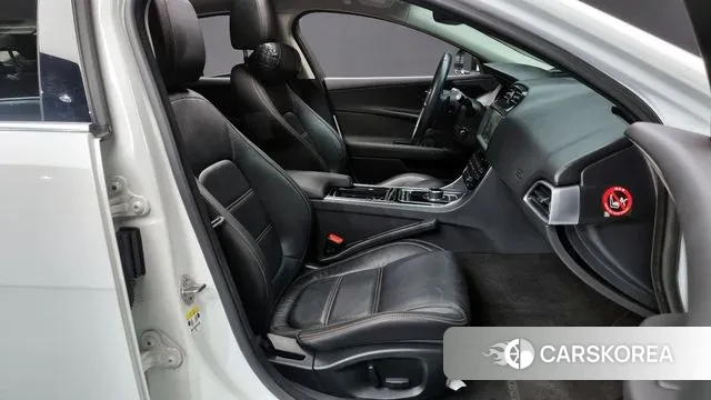 Jaguar XE 2018 Белый из Кореи, фото 2