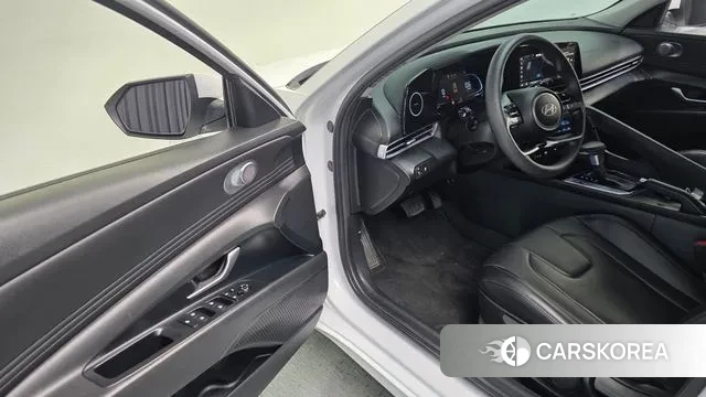 Hyundai The New Avante (CN7) 2023 Белый из Кореи, фото 2