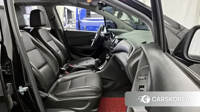 Chevrolet (GM Daewoo) The New Trax 2021 Черный из Кореи, фото 2