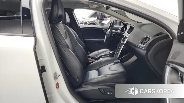 Volvo V40 Cross-Country 2018 Белый из Кореи, фото 2