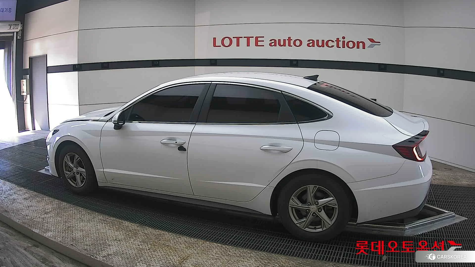 Hyundai Sonata 2022 Creamy White Pearl (optional) из Кореи, фото 2