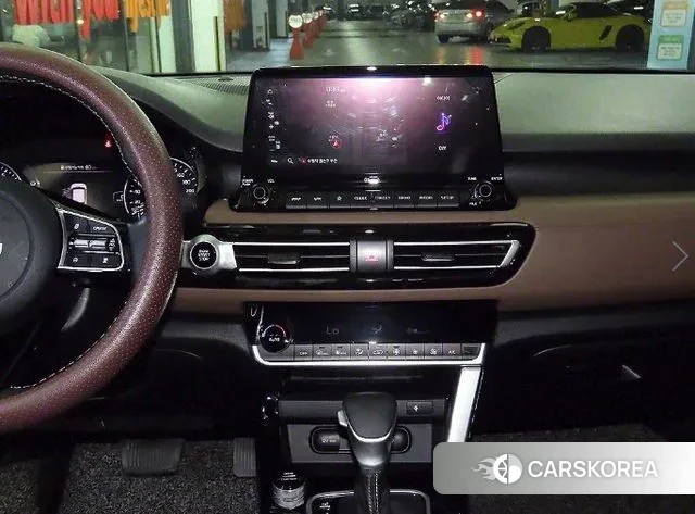 Kia Seltos 2022 Белый из Кореи, фото 2