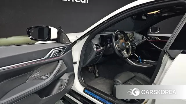 BMW i4 2022 Белый из Кореи, фото 2