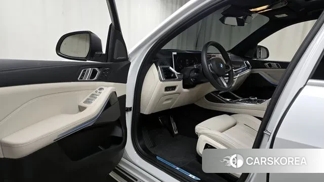 BMW X7 (G07) 2025 Белый из Кореи, фото 2