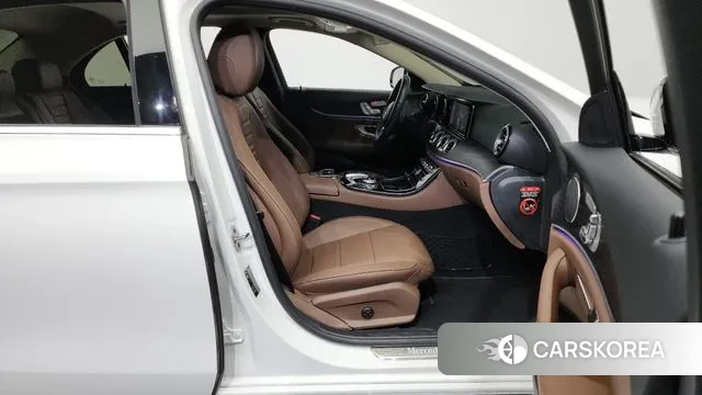 Mercedes-Benz E-Class W213 2019 Белый из Кореи, фото 2