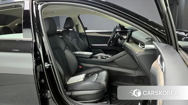 Kia K5 3rd generation 2023 Черный из Кореи, фото 2
