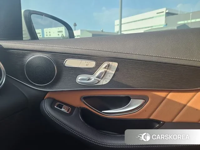 Mercedes-Benz GLC-Class X253 2022 Белый из Кореи, фото 2