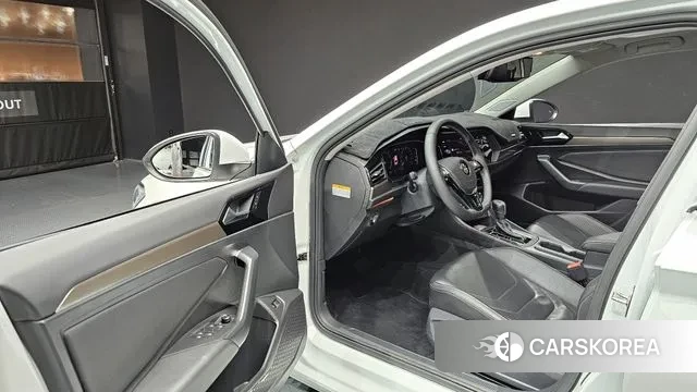 Volkswagen 7th Generation of Jetta 2021 Белый из Кореи, фото 2