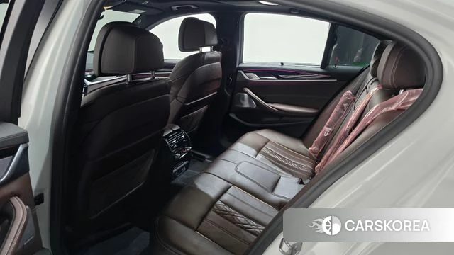 BMW 5 Series (G30) 2022 Белый из Кореи, фото 2