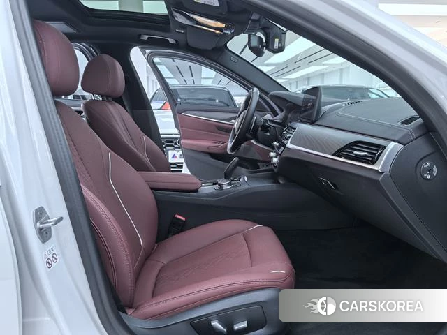 BMW 5 series 2024 Белый из Китая, фото 2