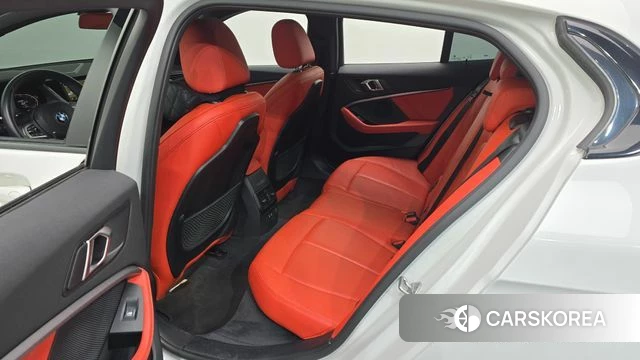 BMW 1 Series (F40) 2022 Белый из Кореи, фото 2