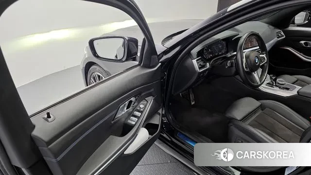 BMW 3 Series (G20) 2022 Черный из Кореи, фото 2