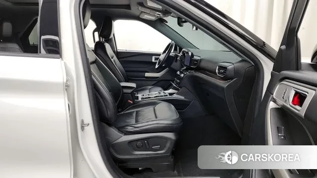 Ford Explorer 6th Generation 2021 Белый из Кореи, фото 2