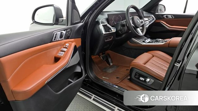 BMW X7 (G07) 2024 Черный из Кореи, фото 2