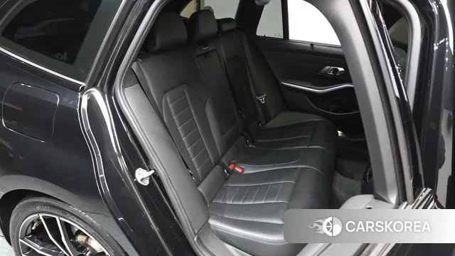 BMW 3 Series (G20) 2022 Черный из Кореи, фото 2