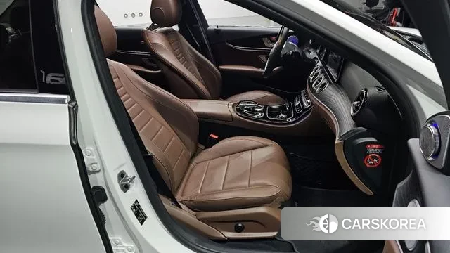 Mercedes-Benz E-Class W213 2020 Белый из Кореи, фото 2