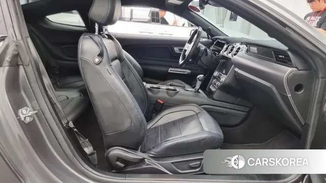 Ford Mustang 2021 Серый из Кореи, фото 2