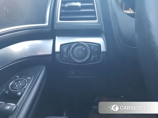 Ford Explorer 2018 Черный из Кореи, фото 2