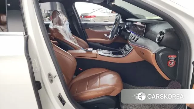 Mercedes-Benz E-Class W213 2021 Белый из Кореи, фото 2