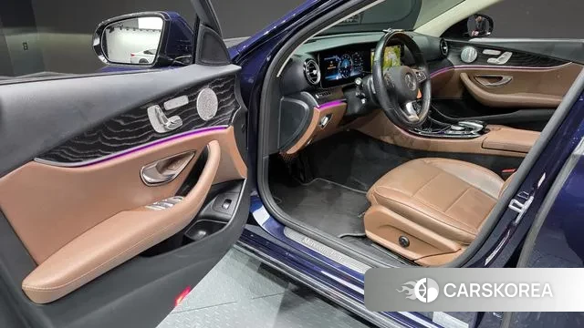 Mercedes-Benz E-Class W213 2018 Синий из Кореи, фото 2