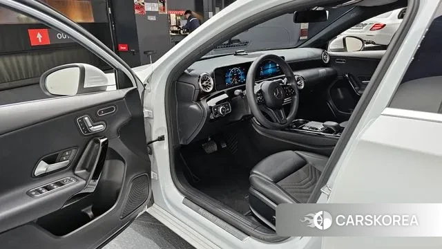 Mercedes-Benz A-Class W177 2019 Белый из Кореи, фото 2