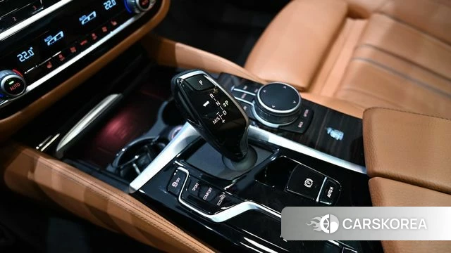 BMW 5 Series (G30) 2020 Белый из Кореи, фото 2