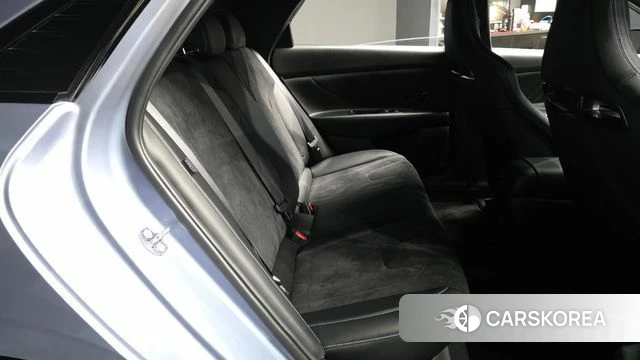 Hyundai The New Avante (CN7) 2025 Светло-серебряный цвет из Кореи, фото 2