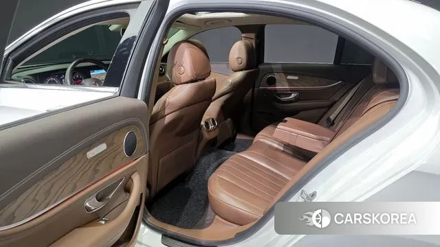 Mercedes-Benz E-Class W213 2020 Белый из Кореи, фото 2