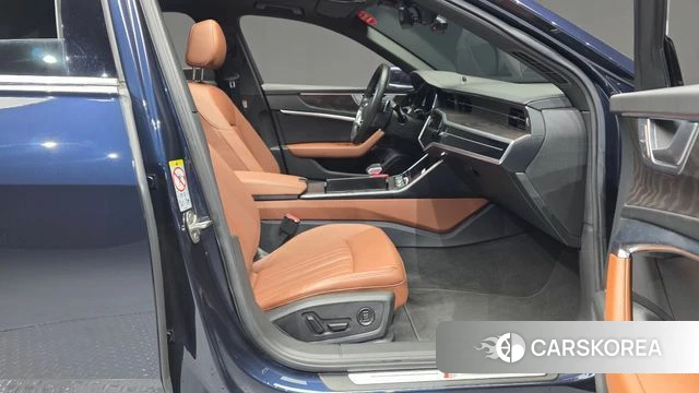 Audi A6 (C8) 2023 Синий из Кореи, фото 2