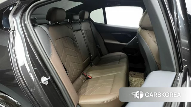 BMW 5 Series (G60) 2025 Серый из Кореи, фото 2