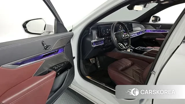 BMW 7 Series (G70) 2024 Белый из Кореи, фото 2