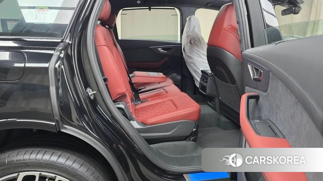 Audi SQ7 (4M) 2026 Черный из Кореи, фото 2