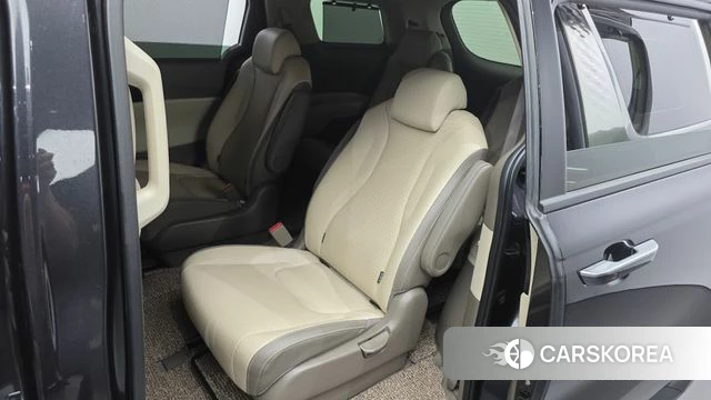 Kia Carnival 4th generation 2023 Серый из Кореи, фото 2