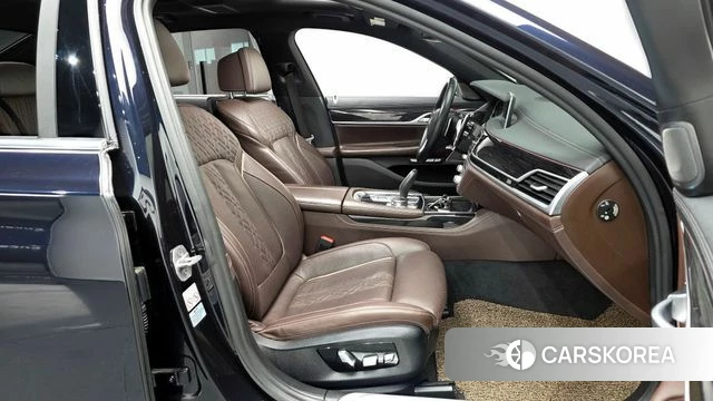 BMW 7 Series (G11) 2018 Черный из Кореи, фото 2