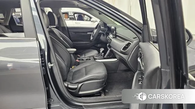 Kia Seltos 2021 Серый из Кореи, фото 2