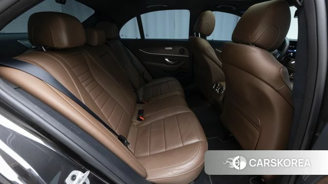 Mercedes-Benz E-Class W213 2021 Серый из Кореи, фото 2