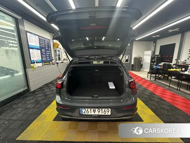 Volkswagen Golf 8th Generation 2022 Цвет галактики из Кореи, фото 2