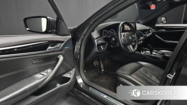 BMW 5 Series (G30) 2019 Серый из Кореи, фото 2