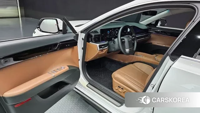 Hyundai Grandeur Hybrid (GN7) 2023 Белый из Кореи, фото 2