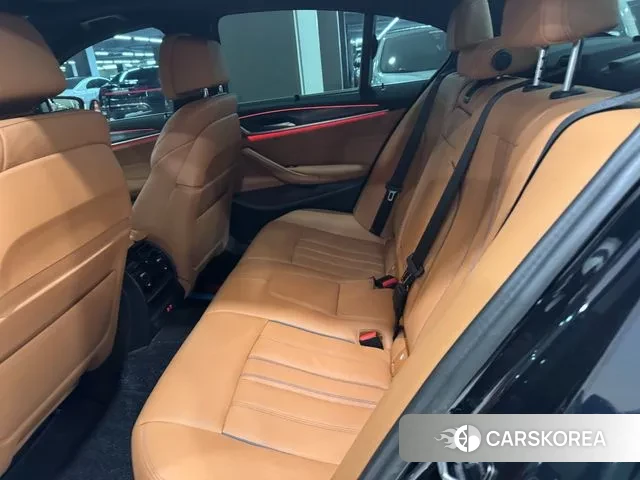 BMW 5 Series (G30) 2023 Черный из Кореи, фото 2