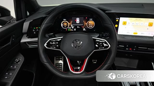 Volkswagen Golf 8th Generation 2023 Черный из Кореи, фото 2