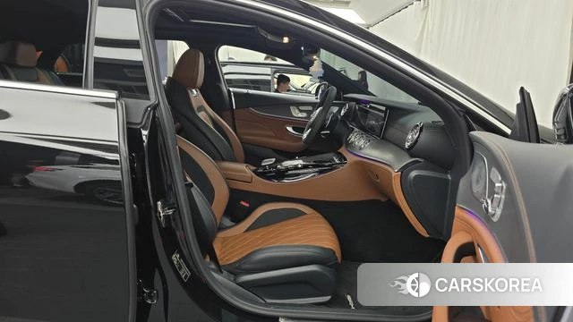 Mercedes-Benz AMG GT 2021 Черный из Кореи, фото 2