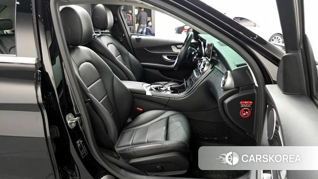 Mercedes-Benz C-Class W205 2018 Черный из Кореи, фото 2